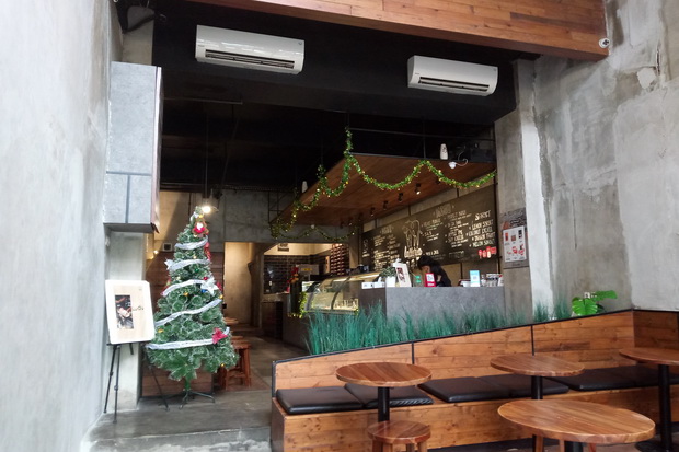 Enam Tempat Nongkrong...