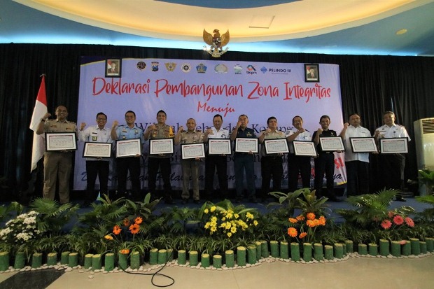 Bea Cukai Tanjung Perak...