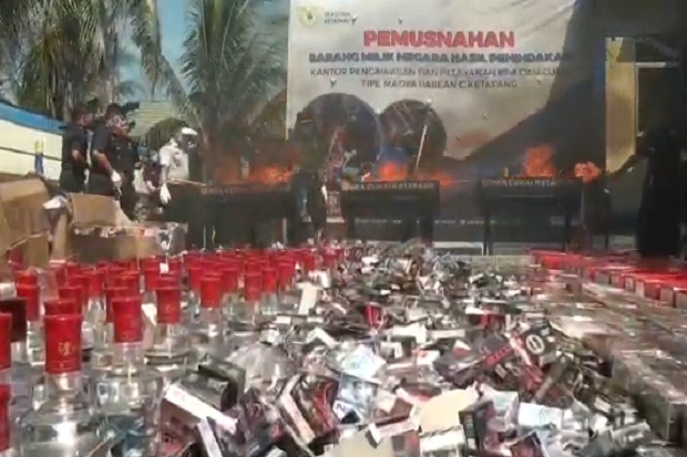 Puluhan Ribu Rokok Ilegal...