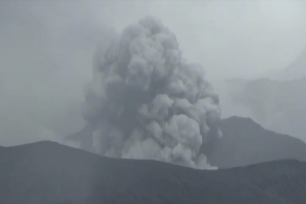 Gunung Bromo Meletus...
