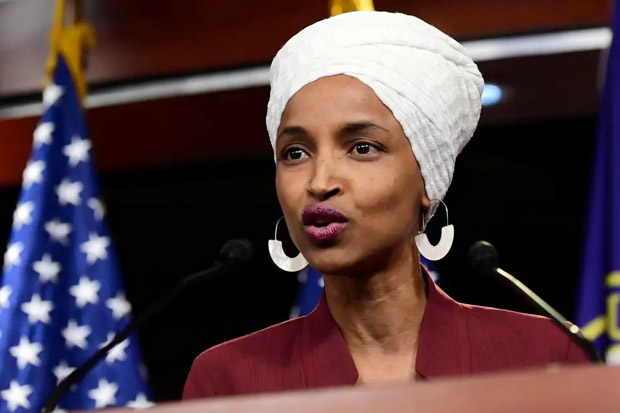 Ilhan Omar Sebut Trump...