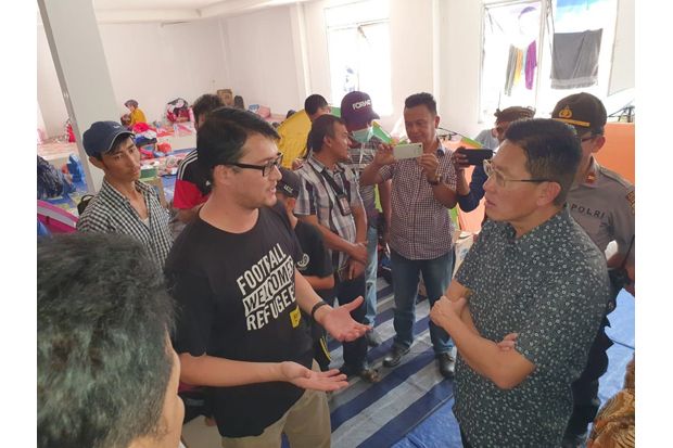 Temui Pencari Suaka...