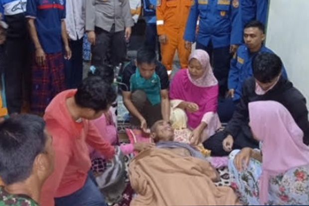12 Jam di Dalam Sumur,...