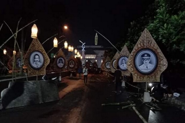 Mataram Hadiahkan Sukapura...