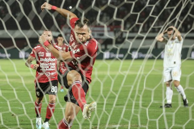Bungkam PSS, Bali United...