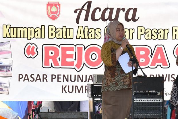 Bupati Kobar Nurhidayah...