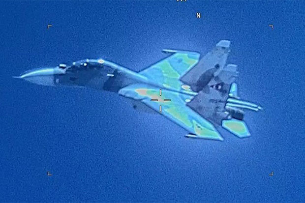 AS Tuding Jet Tempur...