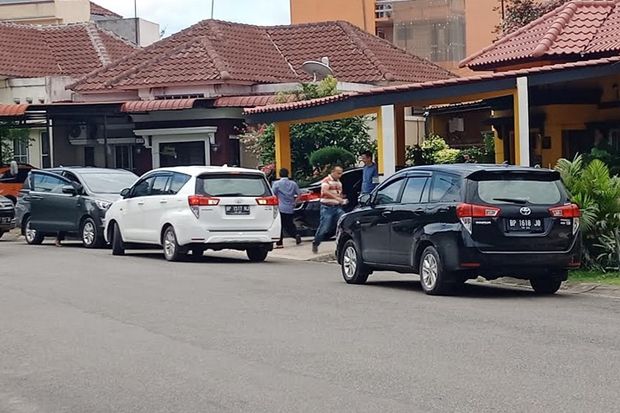 Rumah Staf Gubernur...