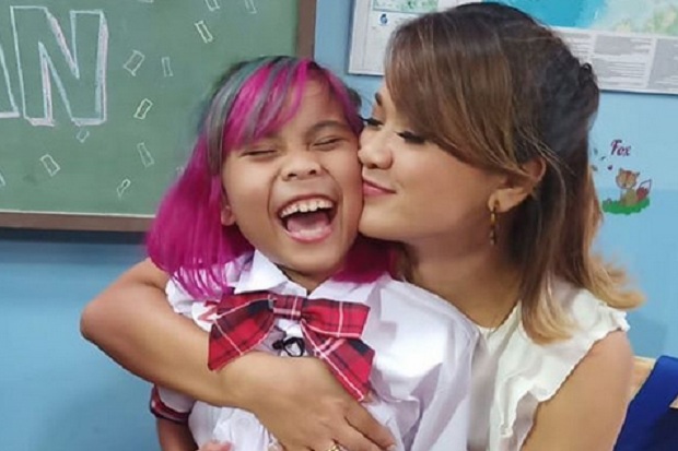 Nirina Zubir Cemas Lepas...
