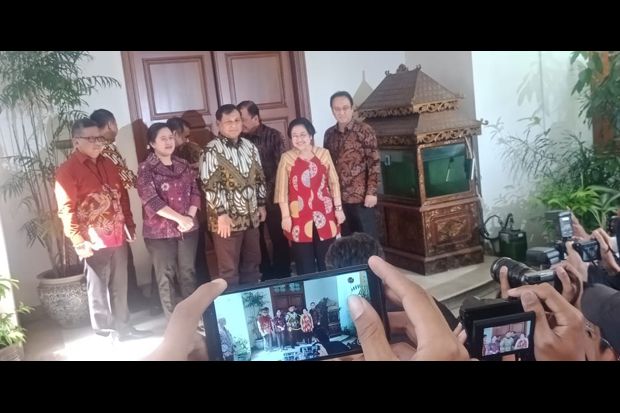 Prabowo Bertemu Megawati,...