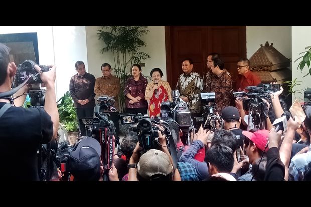 Politik Nasi Goreng...