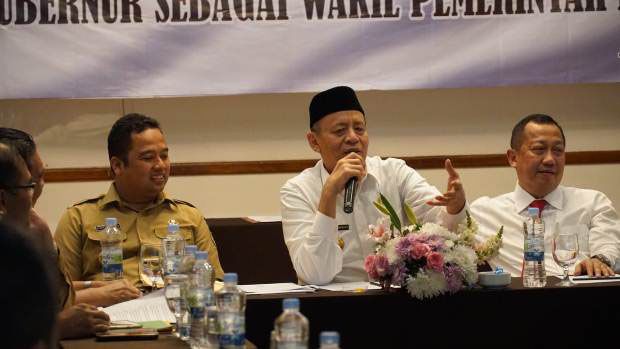 Gubernur Banten Fasilitasi...