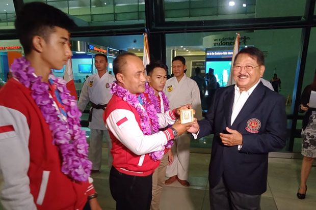 Karateka Indonesia Raih...