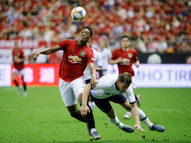 Cedera Eric Bailly Warnai...