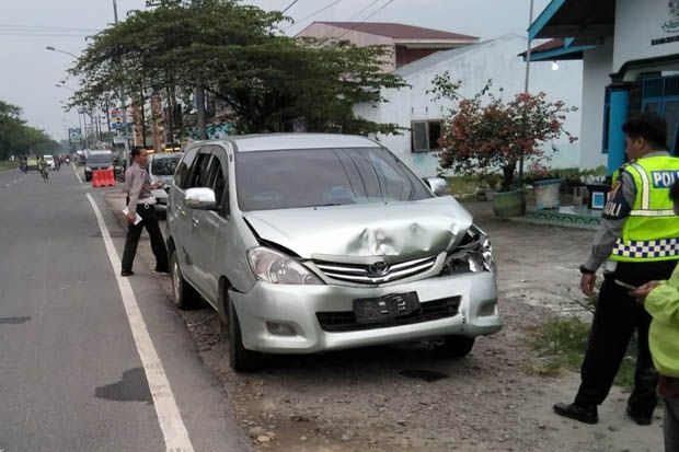 Mobil Rombongan Jamaah...