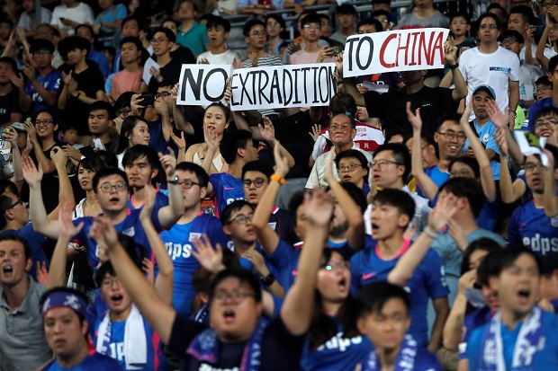 Demo Hong Kong Merembet...