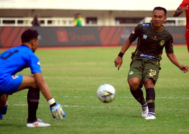Hujan Gol di Pakansari,...