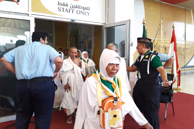 Tentara Saudi Tertibkan...