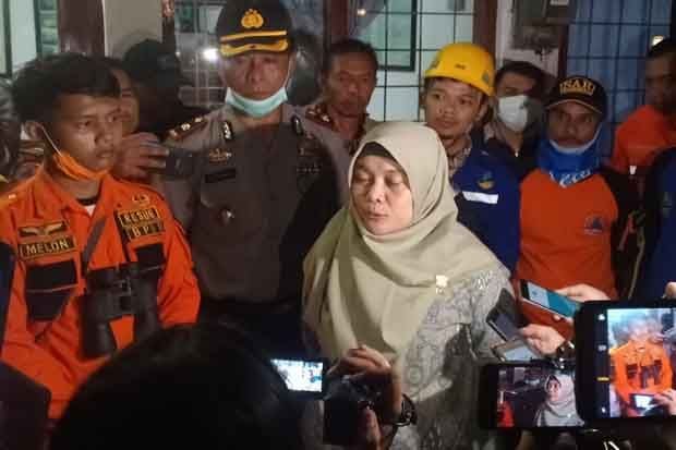 Warga Dilarang Mendekati...