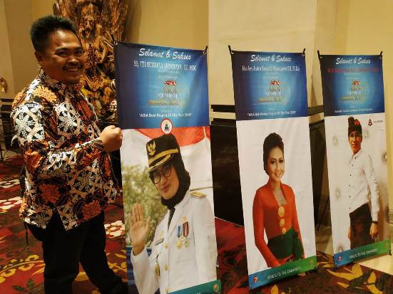 Iti Dinobatkan Sebagai...