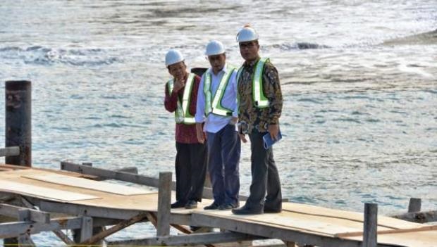 Pelabuhan Tanah Ampo...