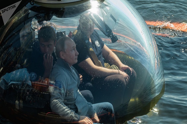 Putin Menyelam 50 Meter...