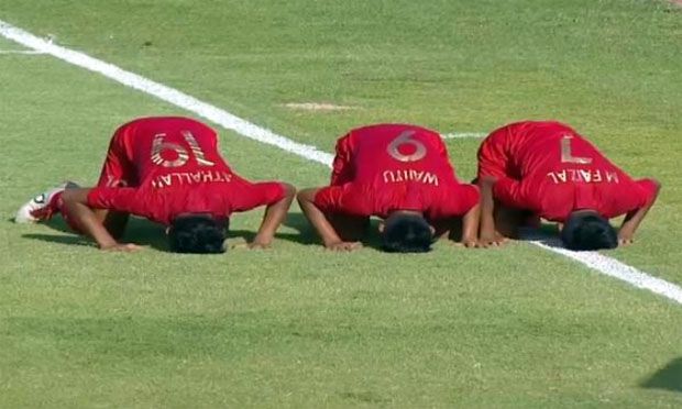 Gasak Singapura, Timnas...