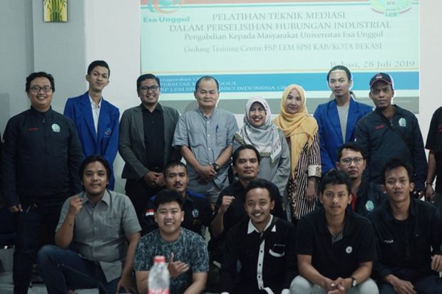 Esa Unggul Gelar Pelatihan...
