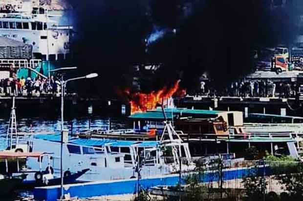 Kapal Motor 5 GT Terbakar...
