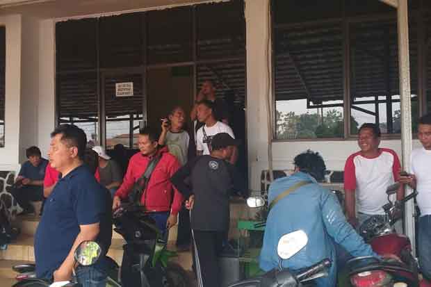 Tagih Janji, Warga Kompleks...