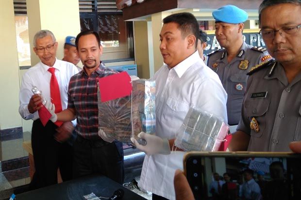 Diduga Korupsi Rp21...