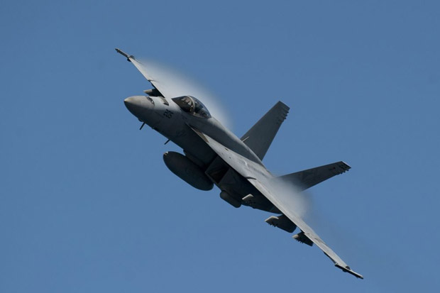 Jet Tempur F-18 Super...