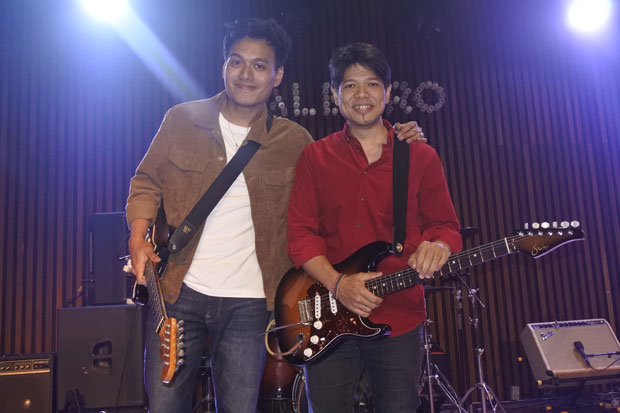Gandeng Rendy Pandugo,...