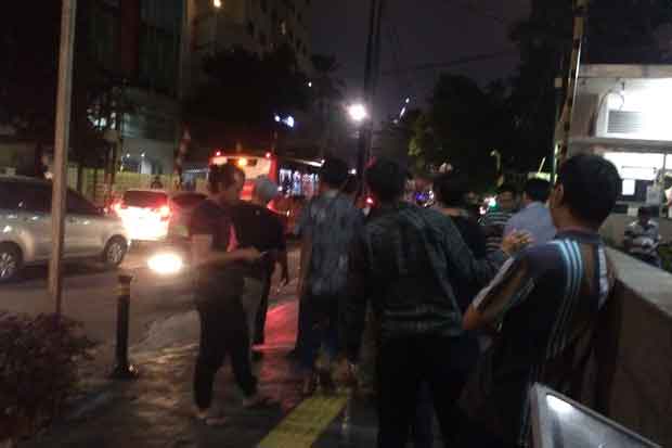 Diguncang Gempa 7,4...