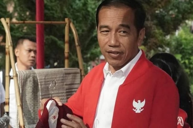 Tampil Kasual saat Kunker,...