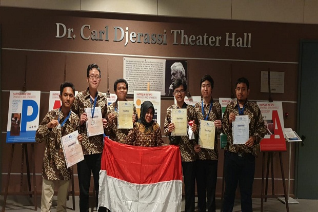 Mahasiswa Indonesia...