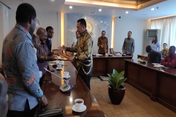 DPR Minta Panglima TNI...