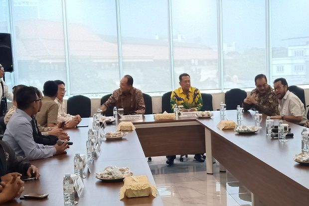 Dikunjungi Ketua DPR,...