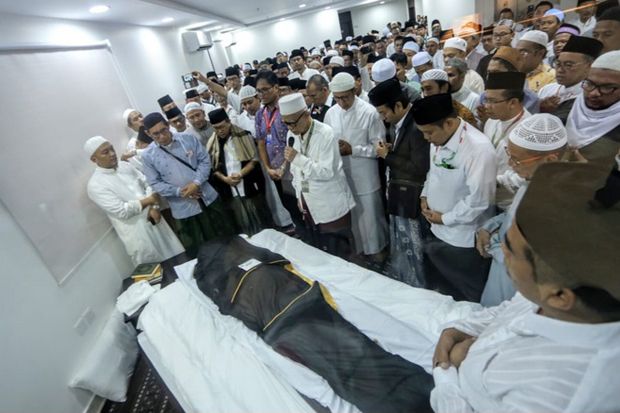 Ikut Salatkan di Mekkah,...