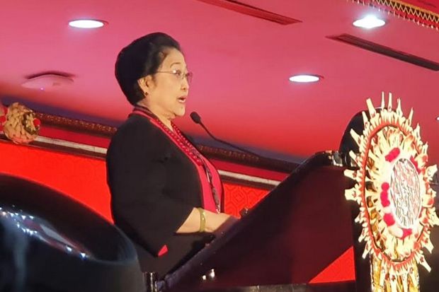Megawati Minta ke Jokowi,...