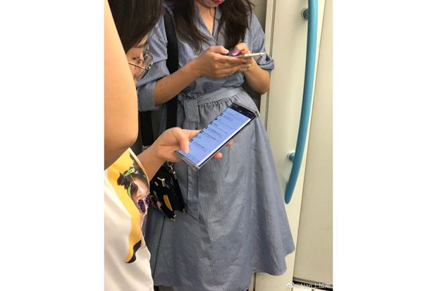 Penampakkan Huawei Mate...