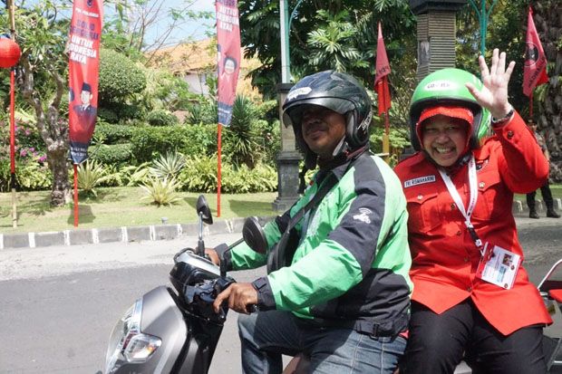 Hindari Kemacetan, Risma...