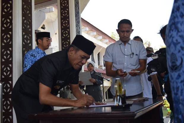 Wali kota Palu melantik...