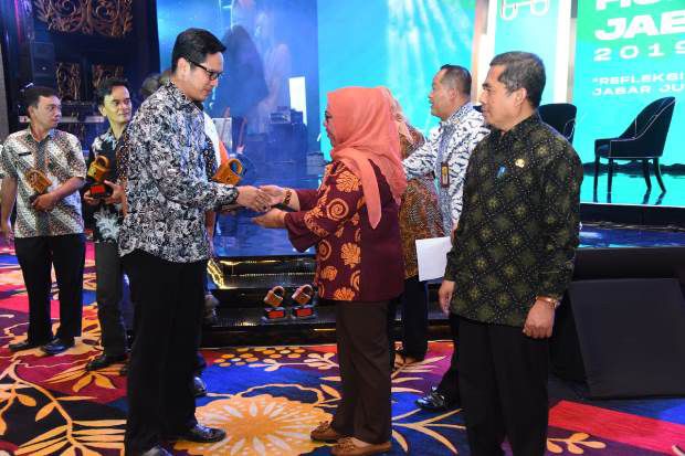 Pada Piala Humas Jabar...