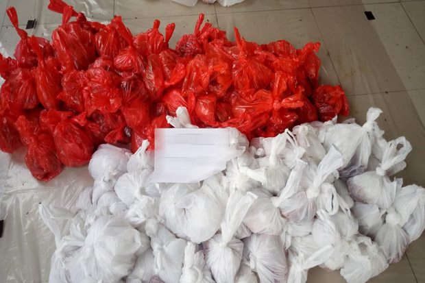 Penggunaan Kantong Plastik...