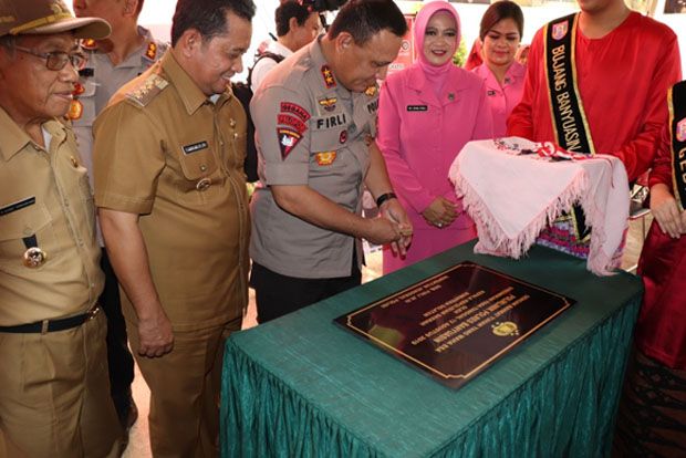 Bupati Askolani Sambut...