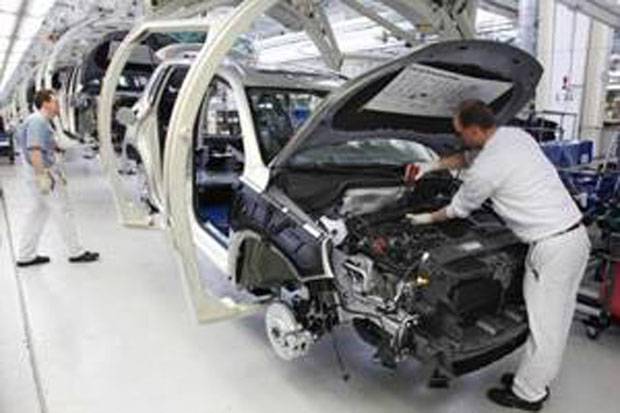 Produksi Mobil Mencapai...