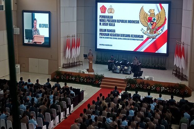 Di Depan Siswa TNI Polri,...