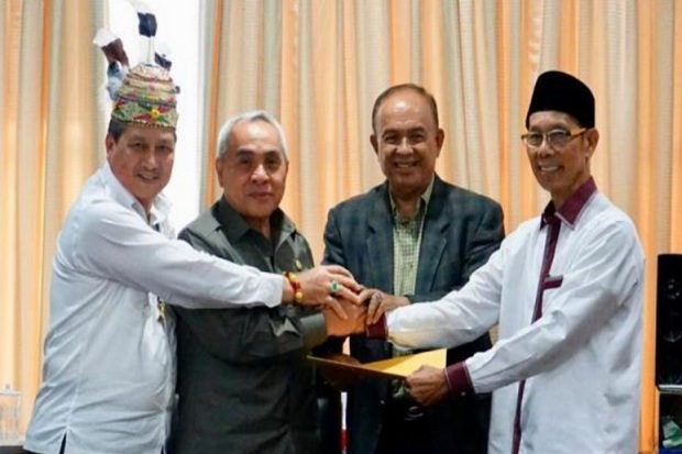 Warga Kalimantan Timur...