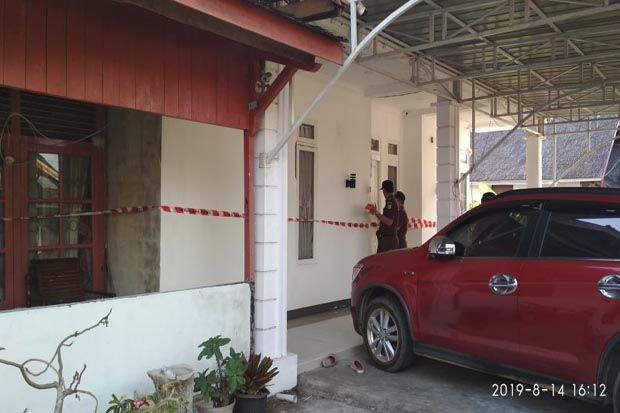 Jaksa Geledah Ruang...